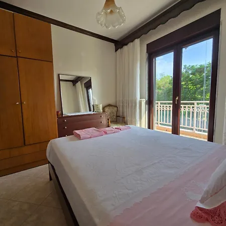 Lace Elegance * Limenas (Thasos)